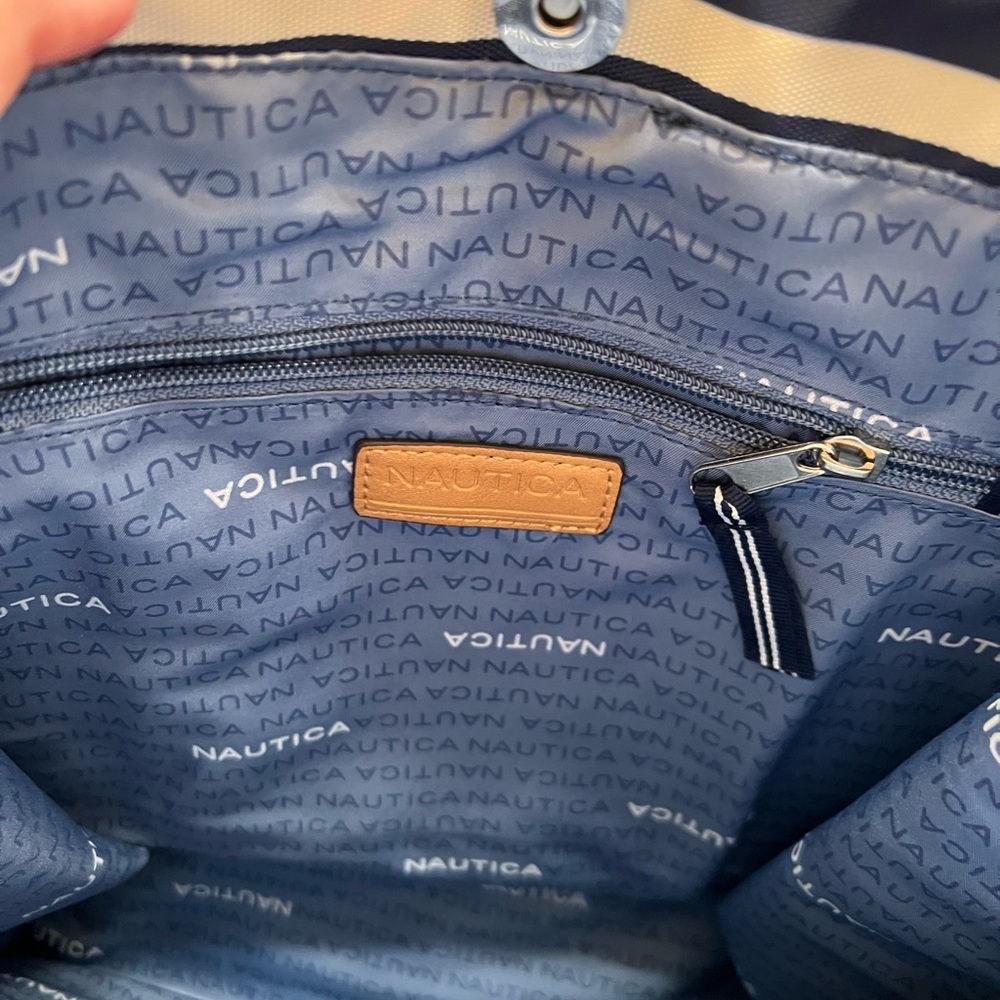 Nautica work bag, tote purse, blue nautical classic stripe NWOT adjustable - Picture 3 of 6